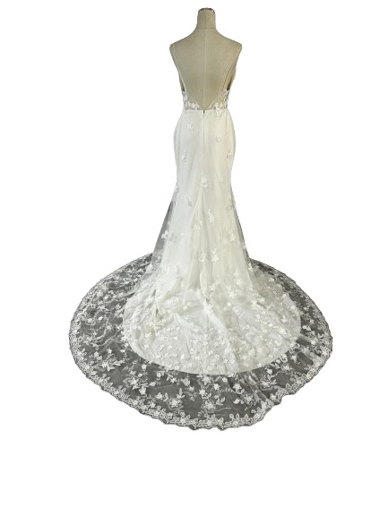 ウエディングドレス オフホワイト リーフ刺繍 マーメイドライン 短トレーン 披露宴/挙式 ロングドレス