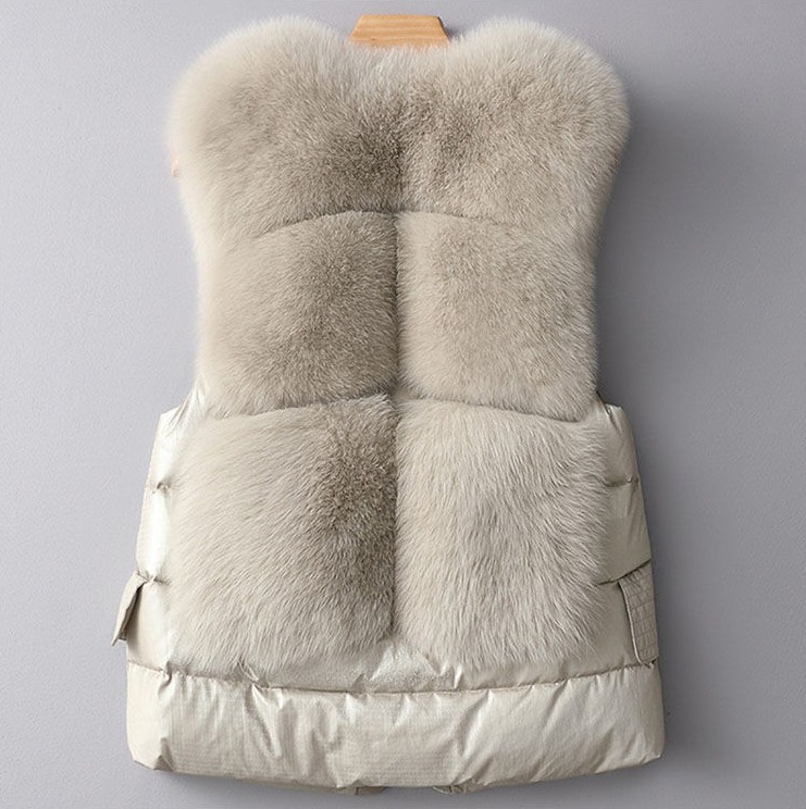 トップス レディース ベスト ジャケット クロップド ショート丈 袖なし ノースリ ノースリーブ 襟なし モコモコ もこもこ ふわふわ 前開き ファー 厚手 かわいい 大人可愛い きれいめ シンプル