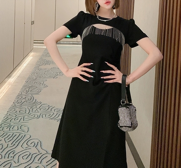 レディース ワンピース ミディアム丈ワンピース フレアワンピース ミディアム丈 半袖 ラウンドネック 胸元 肌見せ かわいい 大人可愛い きれいめ シンプル 上品 おしゃれ かっこいい レトロ レディース ワンピース ミディアム丈ワンピース フレアワンピース ミディアム丈 半袖 ラウンドネック 胸元 肌見せ かわいい 大人可愛い きれいめ シンプル 上品 おしゃれ かっこいい レトロ