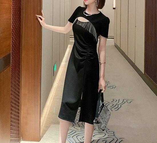 レディース ワンピース ミディアム丈ワンピース フレアワンピース ミディアム丈 半袖 ラウンドネック 胸元 肌見せ かわいい 大人可愛い きれいめ シンプル 上品 おしゃれ かっこいい レトロ レディース ワンピース ミディアム丈ワンピース フレアワンピース ミディアム丈 半袖 ラウンドネック 胸元 肌見せ かわいい 大人可愛い きれいめ シンプル 上品 おしゃれ かっこいい レトロ