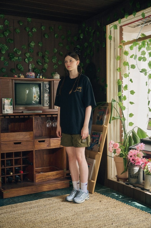【CPGN STUDIO】23SS★ SWEET DREAM Embroidered Short Sleeve T CPGN STUDIO】 SWEET DREAM Embroidered Short Sleeve Tee T