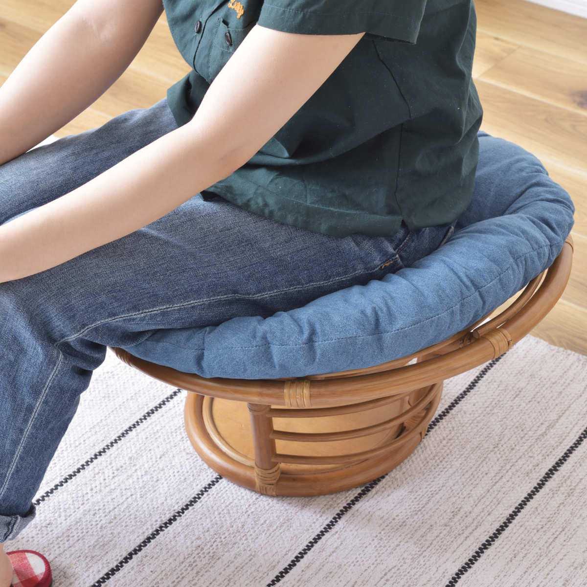 ペットスツール クッション付 籐フレーム 約幅55cm ペットスツール クッション付 籐フレーム 約幅55cm