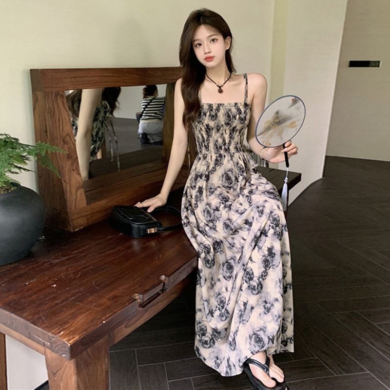 フランスの花柄サスペンダードレス女性用2025年夏新デザインウエストファッショナブルストラップミドル丈スカート