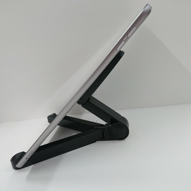 iPad 第6世代 Wi-Fi +Cellular 32GB ドコモ スペースグレイ 送料無料 本体 c10380