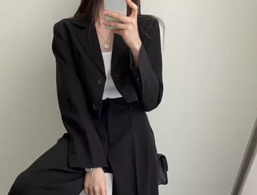 レディース ジャケット スーツ アウター 上着 ショート クロップド丈 長袖 襟付き スーツカラー 異国風 ボタン 肩パッド入り かわいい 大人可愛い きれいめ シンプル カジュアル 上品 おしゃれ レディース ジャケット スーツ アウター 上着 ショート クロップド丈 長袖 襟付き スーツカラー 異国風 ボタン 肩パッド入り かわいい 大人可愛い きれいめ シンプル カジュアル 上品 おしゃれ