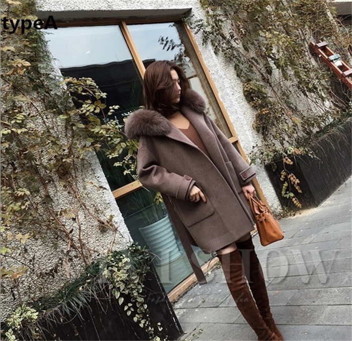 ファー付きチェスターコート 黒い装飾付きチェスターコート、白の