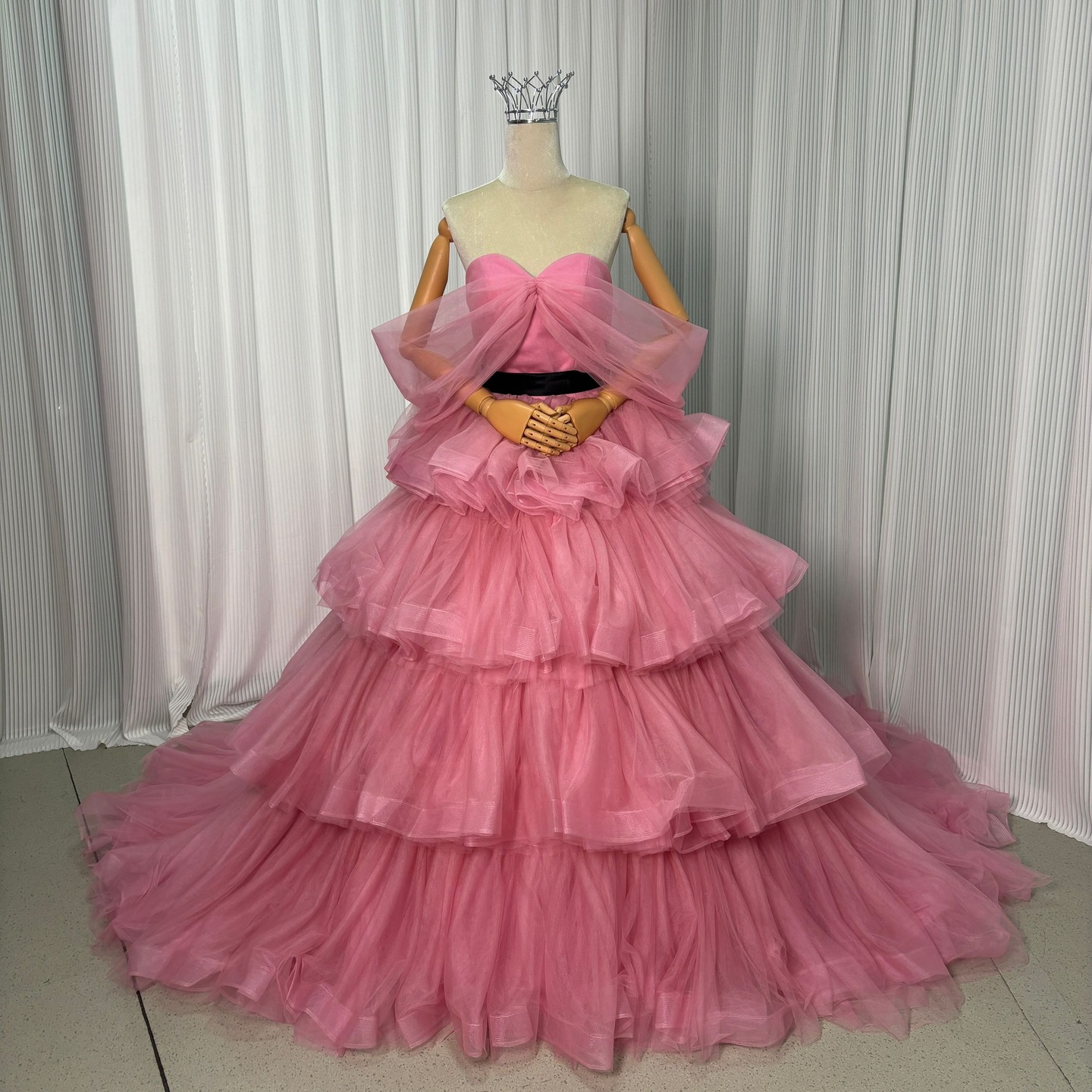 実例写真!カラードレス ローズピンク オフショルダー サッシュベルト 編み上げ 可愛い 花嫁 実例写真!カラードレス ローズピンク オフショルダー サッシュベルト 編み上げ 可愛い 花嫁