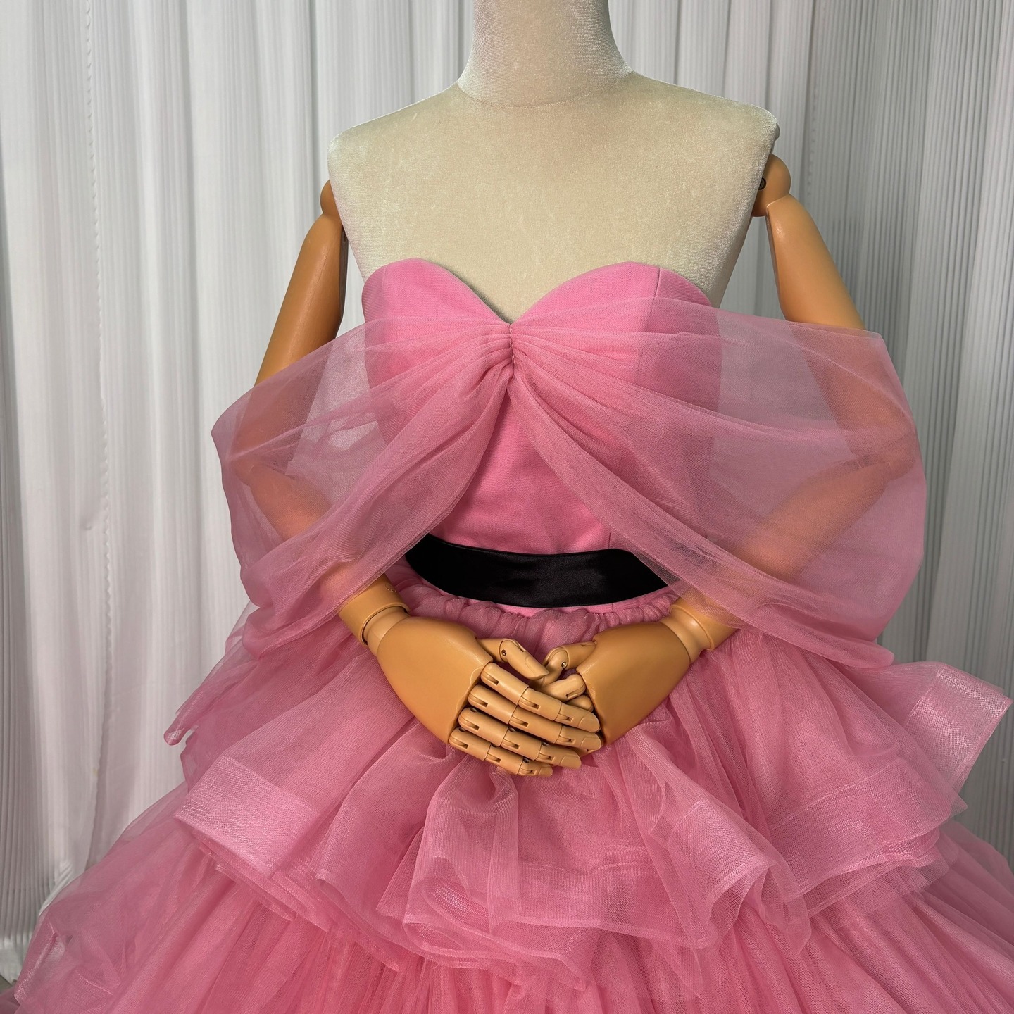 実例写真!カラードレス ローズピンク オフショルダー サッシュベルト 編み上げ 可愛い 花嫁 実例写真!カラードレス ローズピンク オフショルダー サッシュベルト 編み上げ 可愛い 花嫁