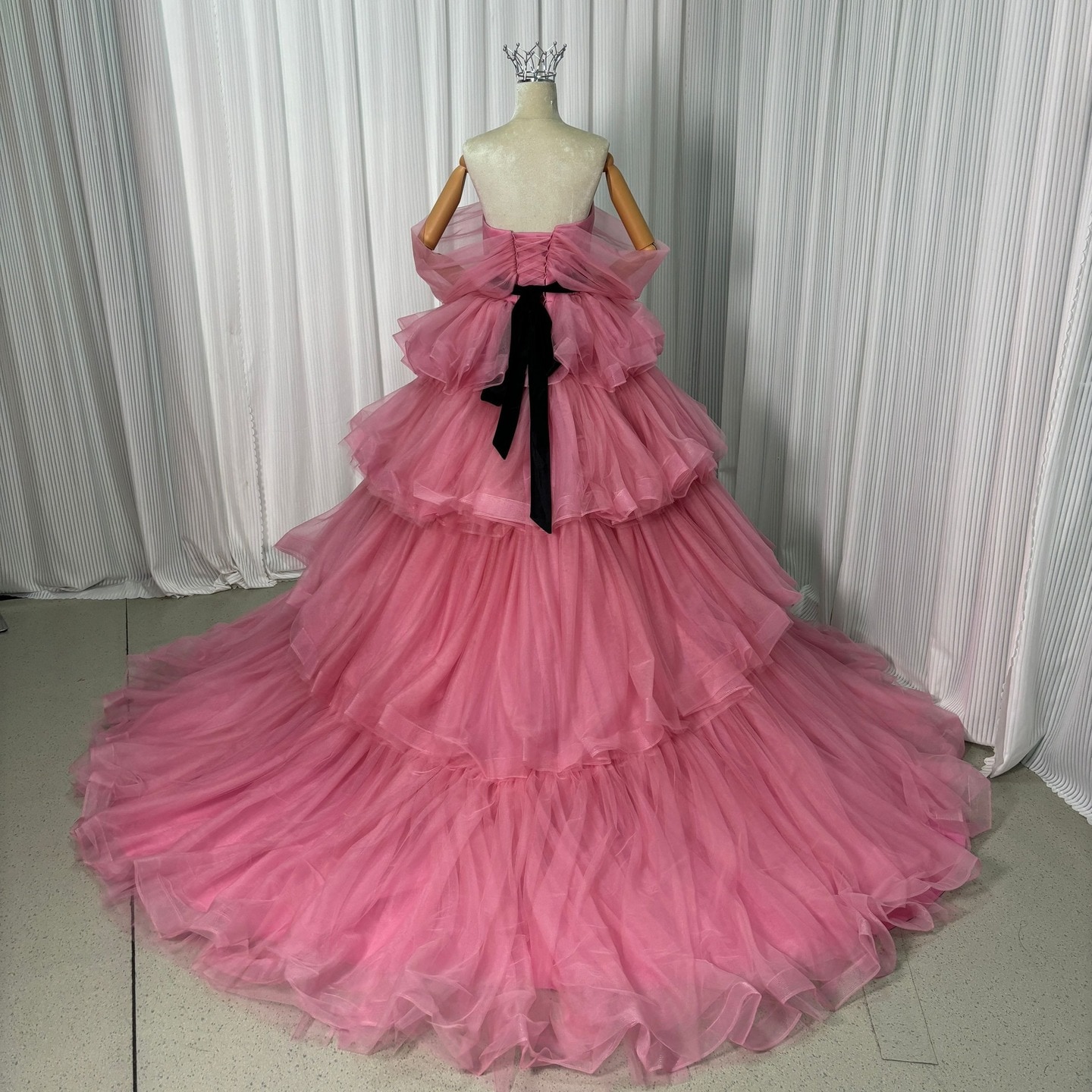 実例写真!カラードレス ローズピンク オフショルダー サッシュベルト 編み上げ 可愛い 花嫁 実例写真!カラードレス ローズピンク オフショルダー サッシュベルト 編み上げ 可愛い 花嫁