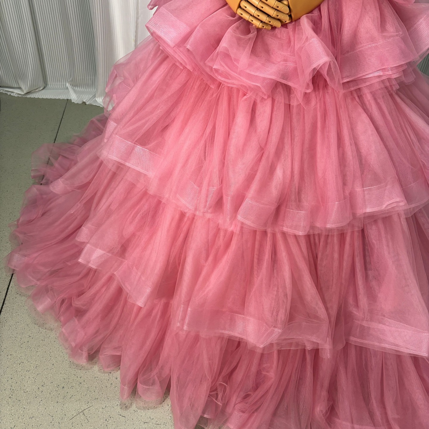 実例写真!カラードレス ローズピンク オフショルダー サッシュベルト 編み上げ 可愛い 花嫁 実例写真!カラードレス ローズピンク オフショルダー サッシュベルト 編み上げ 可愛い 花嫁