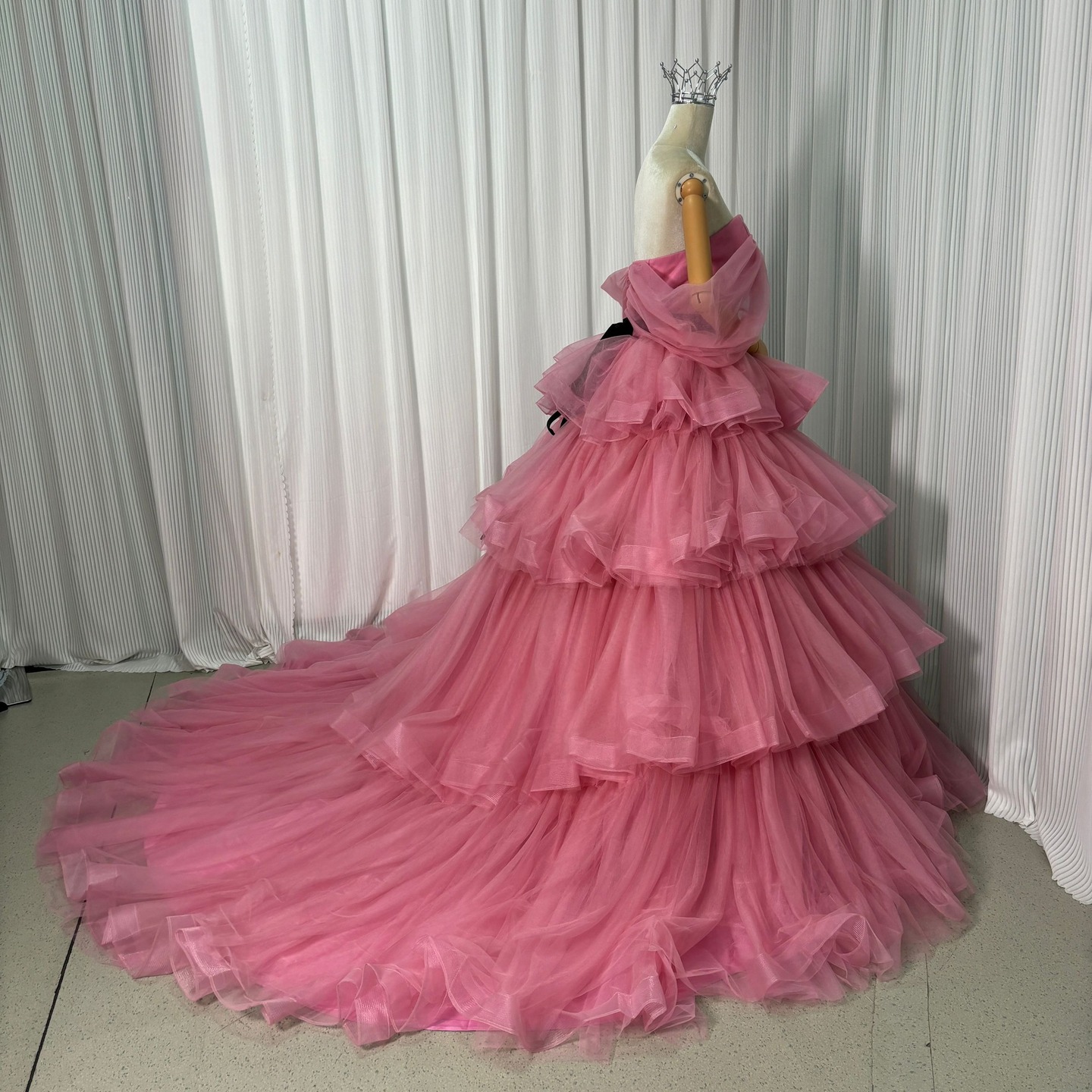 実例写真!カラードレス ローズピンク オフショルダー サッシュベルト 編み上げ 可愛い 花嫁 実例写真!カラードレス ローズピンク オフショルダー サッシュベルト 編み上げ 可愛い 花嫁