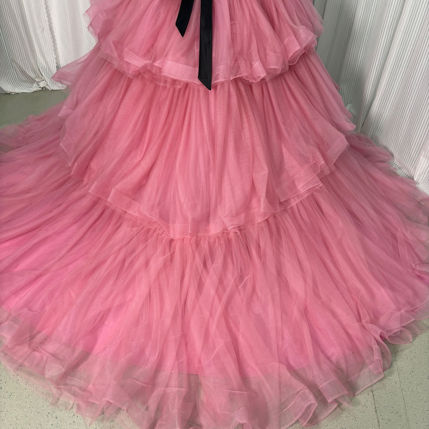 実例写真!カラードレス ローズピンク オフショルダー サッシュベルト 編み上げ 可愛い 花嫁 実例写真!カラードレス ローズピンク オフショルダー サッシュベルト 編み上げ 可愛い 花嫁