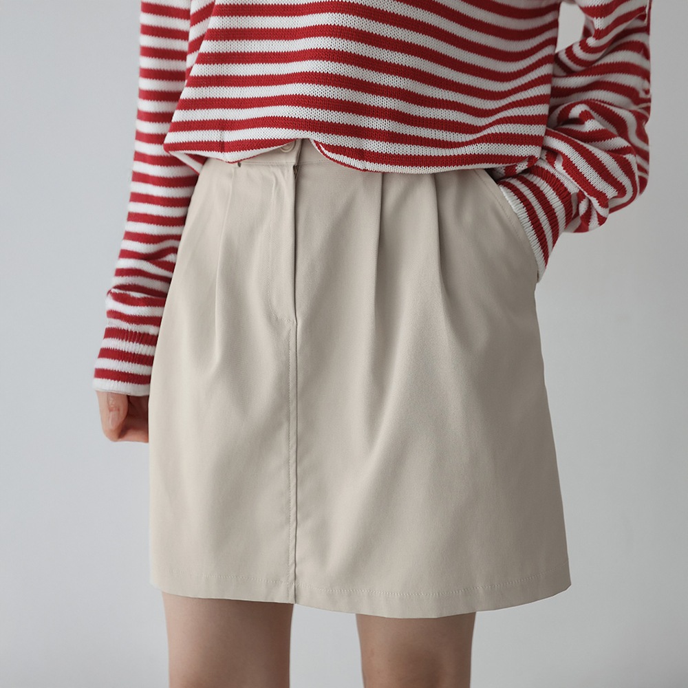 ドブにピンタックミニスカート