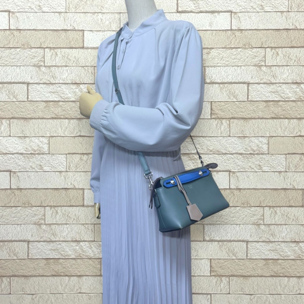 フェンディ ミニバイザウェイ ショルダーバッグ レザー 8BL135 FENDI 中古 フェンディ ミニバイザウェイ ショルダーバッグ レザー 8BL135 FENDI 中古