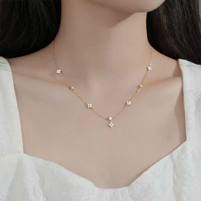 【短納期】クローバーネックレス レディース 四つ葉 クローバー 花 シルバー925 金属アレルギー対応 28粒 ジルコニア プラチナ ゴールド プレゼント 女性 彼女 クリスマス_fs 【短納期】クローバーネックレス レディース 四つ葉 クローバー 花 シルバー925 金属アレルギー対応 28粒 ジルコニア プラチナ ゴールド プレゼント 女性 彼女 クリスマス_fs