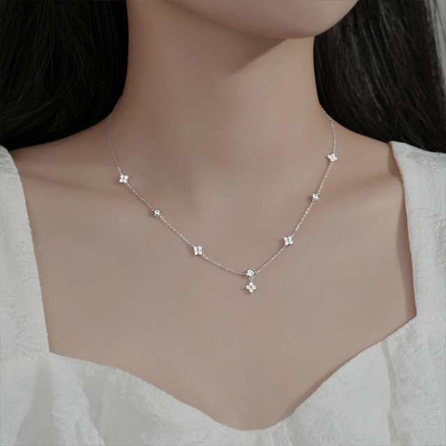 【短納期】クローバーネックレス レディース 四つ葉 クローバー 花 シルバー925 金属アレルギー対応 28粒 ジルコニア プラチナ ゴールド プレゼント 女性 彼女 クリスマス_fs 【短納期】クローバーネックレス レディース 四つ葉 クローバー 花 シルバー925 金属アレルギー対応 28粒 ジルコニア プラチナ ゴールド プレゼント 女性 彼女 クリスマス_fs