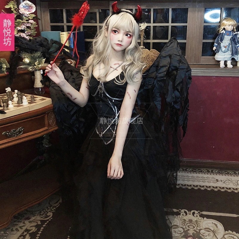ハロウィーン服装女性暗黒系悪魔花嫁長いスカート天使は精霊を装って吸血鬼恐怖ゾンビを装っています ハロウィーン服装女性暗黒系悪魔花嫁長いスカート天使は精霊を装って吸血鬼恐怖ゾンビを装っています