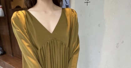 Vネックプリーツワンピース トップス スイート ブラウン 茶色 ロング丈 袖あり 長袖 Vネック プリーツ 大人女子 大人 上品 おしゃれ エレガント デイリーウェア レトロ レトロ風 こなれ感 Vネックプリーツワンピース トップス スイート ブラウン 茶色 ロング丈 袖あり 長袖 Vネック プリーツ 大人女子 大人 上品 おしゃれ エレガント デイリーウェア レトロ レトロ風 こなれ感