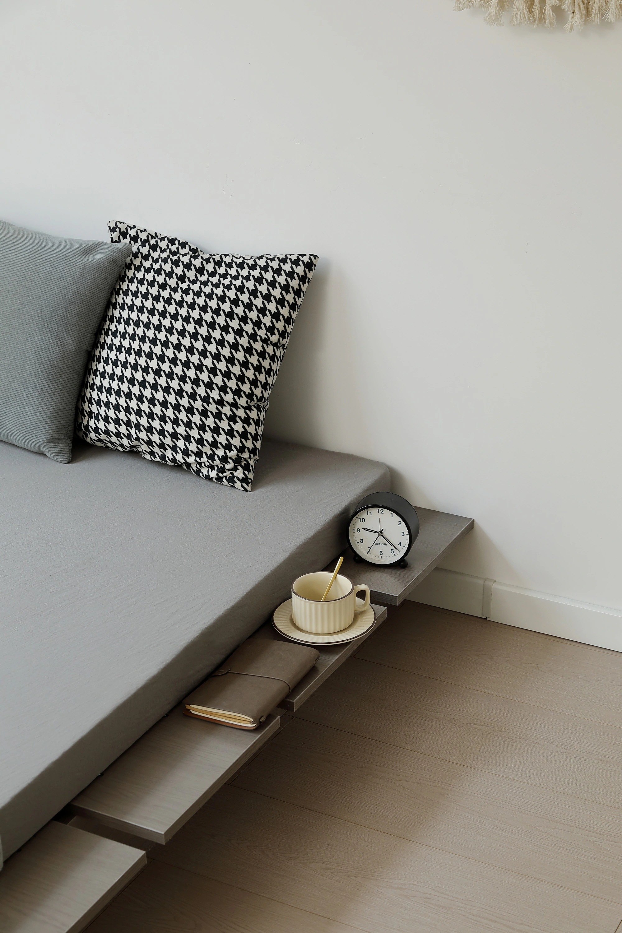 93【幅100cm】ベッド ローベッド ステージベッド ベッドフレーム すのこベッド フロアベッド ロータイプ SS S SD D Q 脚付き おしゃれ 一人暮らし 木目調 子供部屋 子ども コンパク 93【幅100cm】ベッド ローベッド ステージベッド ベッドフレーム すのこベッド フロアベッド ロータイプ SS S SD D Q 脚付き おしゃれ 一人暮らし 木目調 子供部屋 子ども コンパク