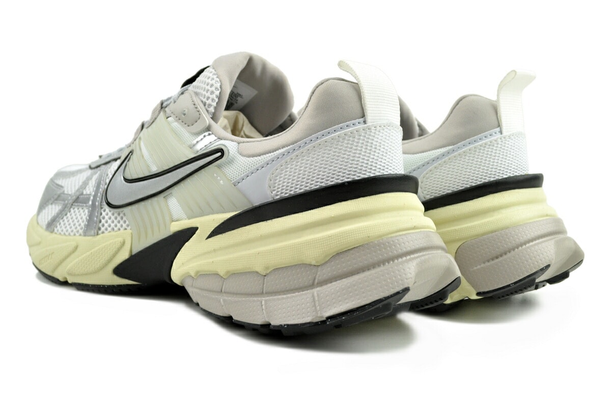 V2K ラン メンズ サミットホワイト メタリックシルバー メッシュ hj4497-100