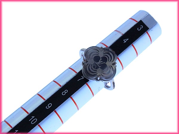 指輪 リング アクセサリー モノグラムフラワー バーグアラフォリ グリ(シルバー) 中古 指輪 リング アクセサリー モノグラムフラワー バーグアラフォリ グリ(シルバー) 中古