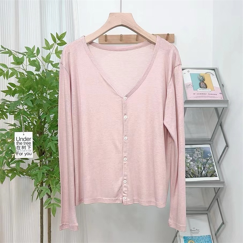トップス カーディガン 長袖 Vネック ミディアム丈 前開き ボタン 透け感 薄手 かわいい 大人可愛い きれいめ シンプル 上品 おしゃれ かっこいい カジュアル こなれ感 個性的 主役級 ルーズ トップス カーディガン 長袖 Vネック ミディアム丈 前開き ボタン 透け感 薄手 かわいい 大人可愛い きれいめ シンプル 上品 おしゃれ かっこいい カジュアル こなれ感 個性的 主役級 ルーズ