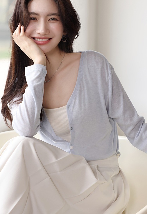 トップス カーディガン 長袖 Vネック ミディアム丈 前開き ボタン 透け感 薄手 かわいい 大人可愛い きれいめ シンプル 上品 おしゃれ かっこいい カジュアル こなれ感 個性的 主役級 ルーズ トップス カーディガン 長袖 Vネック ミディアム丈 前開き ボタン 透け感 薄手 かわいい 大人可愛い きれいめ シンプル 上品 おしゃれ かっこいい カジュアル こなれ感 個性的 主役級 ルーズ