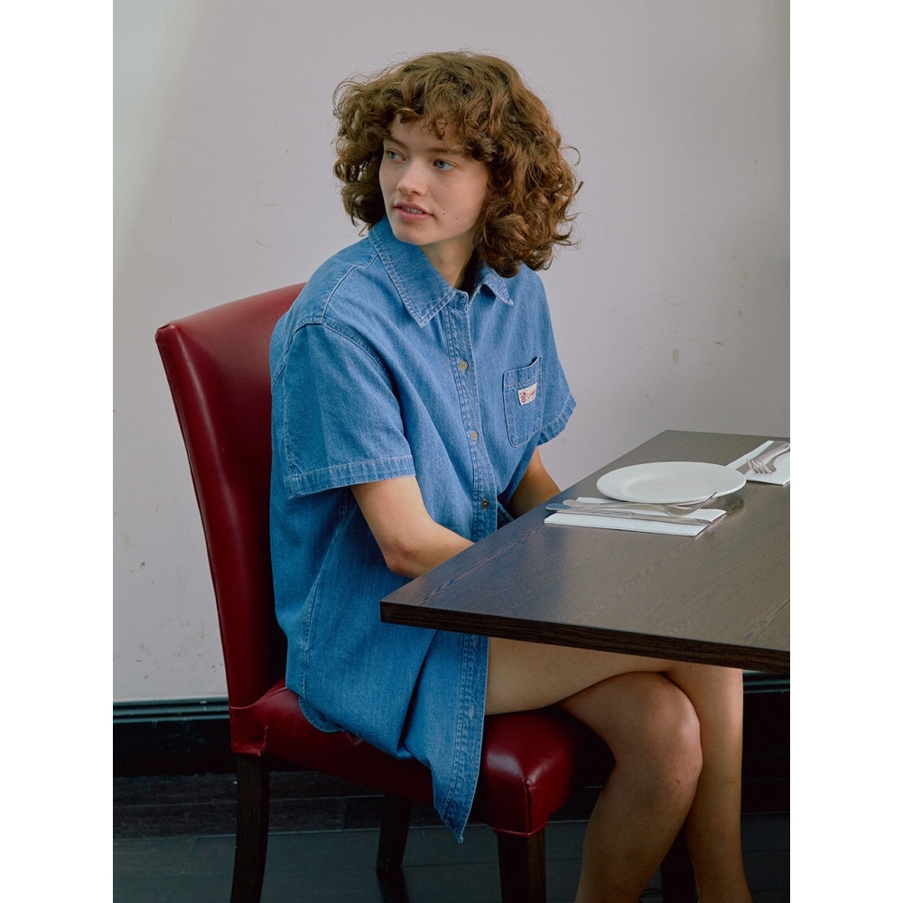 AND YOU ダンデノンデニムシャツ半袖ワンピース (ミッドブルー) AND YOU ダンデノンデニムシャツ半袖ワンピース (ミッドブルー)