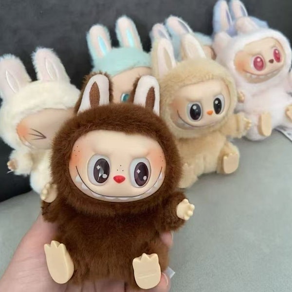 新品♡LABUBU キーホルダー ライトグリーン - メルカリ