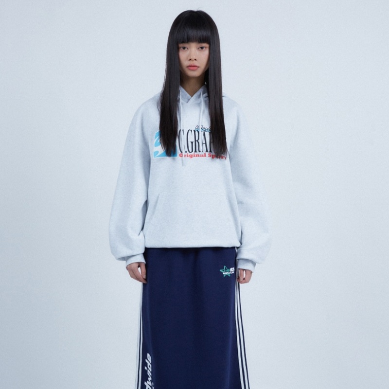 コデグリー C. グレーアークロゴオーバーフィットパーカー_メランジグレー コデグリー C. グレーアークロゴオーバーフィットパーカー_メランジグレー