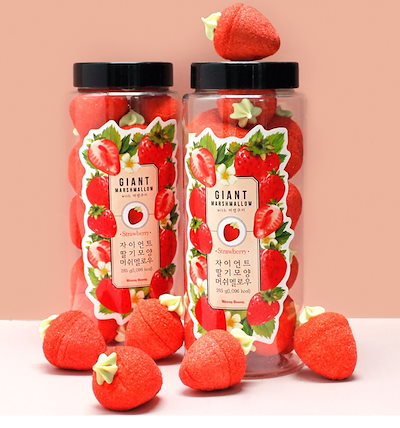 Qoo10] ジャイアント苺型マシュマロ BIG イチ : 食品