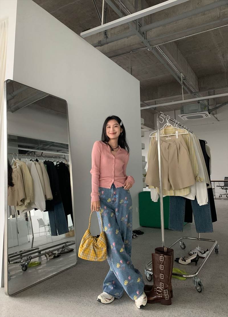 デニムパンツ ジーンズ ジーパン 花柄 デニム ズボン 淡色 レディース かわいい 大人可愛い カジュアル おしゃれ お洒落 かっこいい レトロ こなれ感 ラフ キュート 個性的 クール エレガント