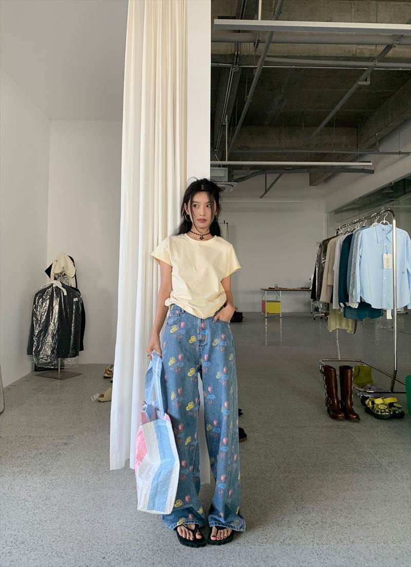 デニムパンツ ジーンズ ジーパン 花柄 デニム ズボン 淡色 レディース かわいい 大人可愛い カジュアル おしゃれ お洒落 かっこいい レトロ こなれ感 ラフ キュート 個性的 クール エレガント