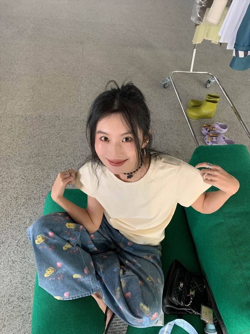 デニムパンツ ジーンズ ジーパン 花柄 デニム ズボン 淡色 レディース かわいい 大人可愛い カジュアル おしゃれ お洒落 かっこいい レトロ こなれ感 ラフ キュート 個性的 クール エレガント