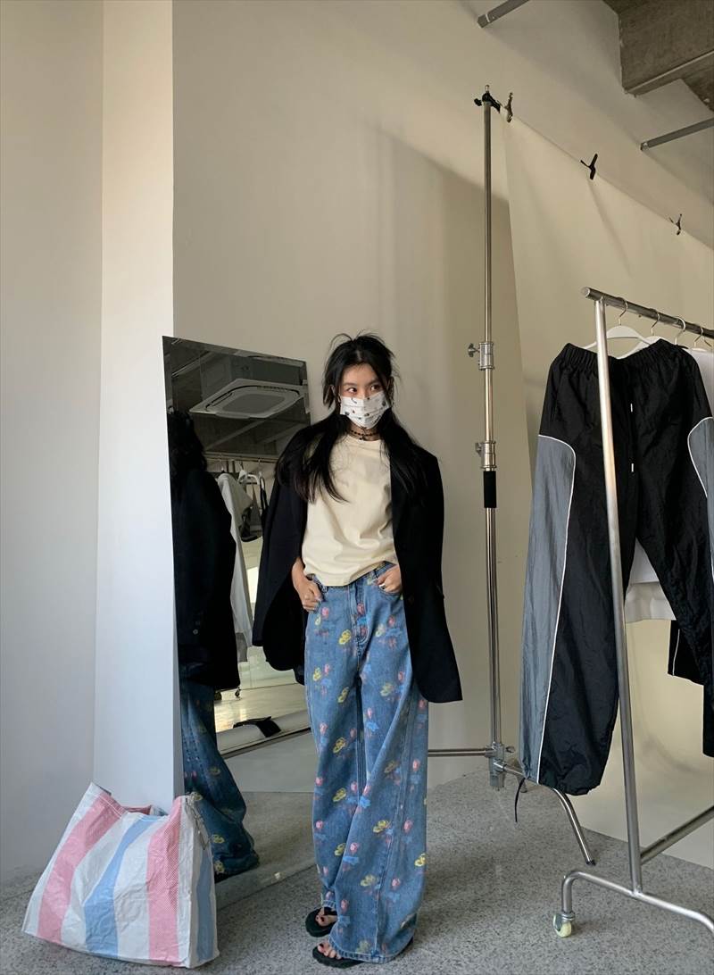 デニムパンツ ジーンズ ジーパン 花柄 デニム ズボン 淡色 レディース かわいい 大人可愛い カジュアル おしゃれ お洒落 かっこいい レトロ こなれ感 ラフ キュート 個性的 クール エレガント