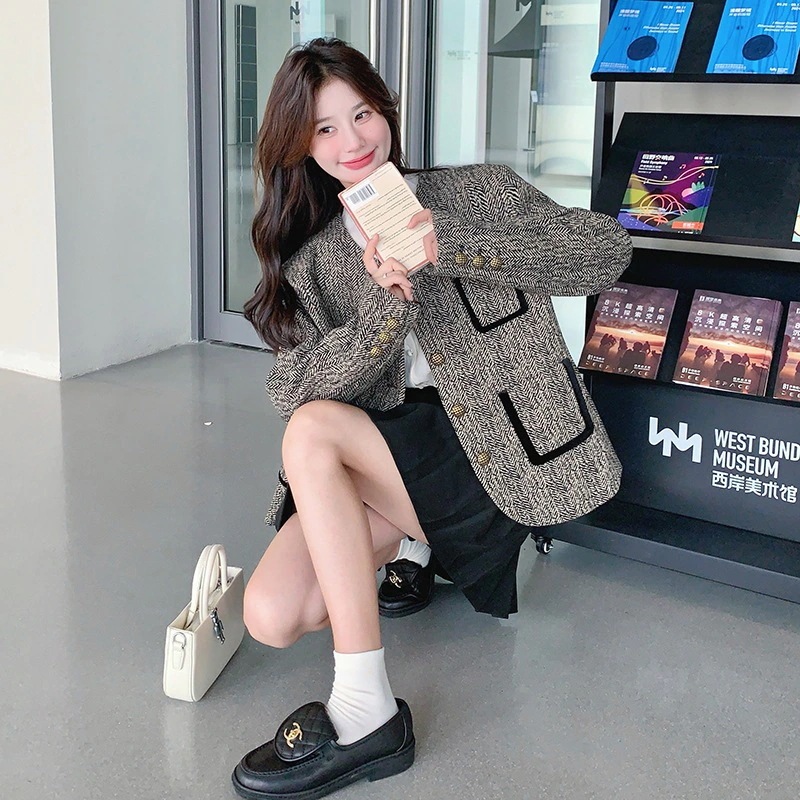 フランスのレトロな小さな香水ジャケット2024新しい気質通勤名人緩いヘリンボーンショートトップス フランスのレトロな小さな香水ジャケット2024新しい気質通勤名人緩いヘリンボーンショートトップス