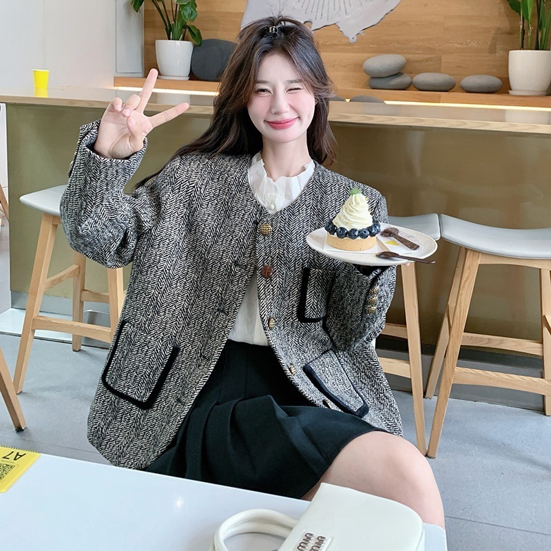 フランスのレトロな小さな香水ジャケット2024新しい気質通勤名人緩いヘリンボーンショートトップス フランスのレトロな小さな香水ジャケット2024新しい気質通勤名人緩いヘリンボーンショートトップス