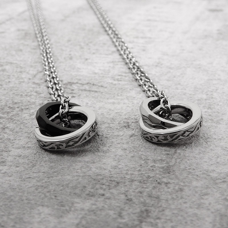 ライオンハート LH-1 タテガミ ダブルリング ネックレス フラグメント サージカルステンレス (シルバーxブラック) 金属アレルギー対応 03NE069BBK LION HEART メン ライオンハート LH-1 タテガミ ダブルリング ネックレス フラグメント サージカルステンレス (シルバーxブラック) 金属アレルギー対応 03NE069BBK LION HEART メン