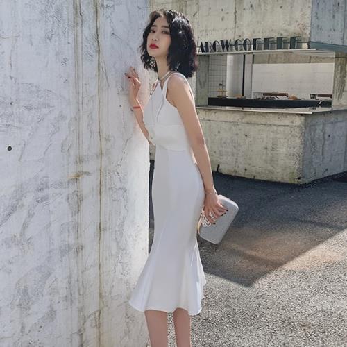 【即納】ワンピース キャミソールワンピース マーメイド 韓国 無地 スクエアネック 夏 ノースリーブ ロング ミディアム おしゃれ 可愛い ハイウエスト 切替 フレア シンプル お呼ばれ 女子会 大人 【即納】ワンピース キャミソールワンピース マーメイド 韓国 無地 スクエアネック 夏 ノースリーブ ロング ミディアム おしゃれ 可愛い ハイウエスト 切替 フレア シンプル お呼ばれ 女子会 大人