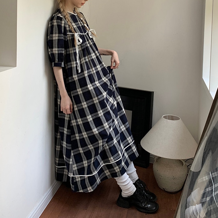 ワンピース ドールドレス プルオーバー ロングスカート シャツワンピース ロング ロング丈 袖あり 五分袖 ラウンドネック 襟なし ストレート ワイド ボタンあり かわいい 大人可愛い おしゃれ