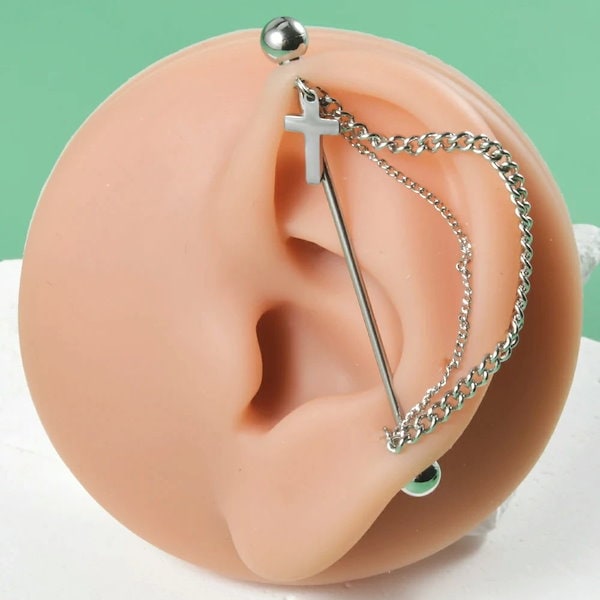 残り2セット☆売り切りセール☆クロス　両耳スタッドピアス　 chプラス 残り2セット☆売り切りセール☆クロス 両耳スタッドピアス chプラス 残り2