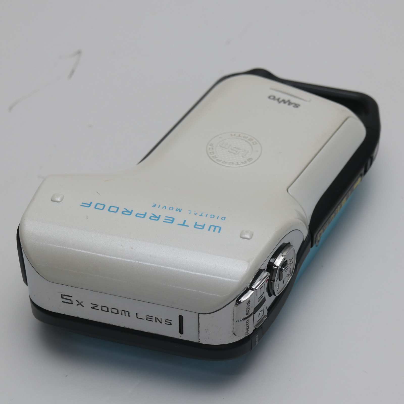SANYO Xacti  DMX-CA65  ホワイト Amazon | SANYO 防水型デジタルムービーカメラ Xacti (ザクティ