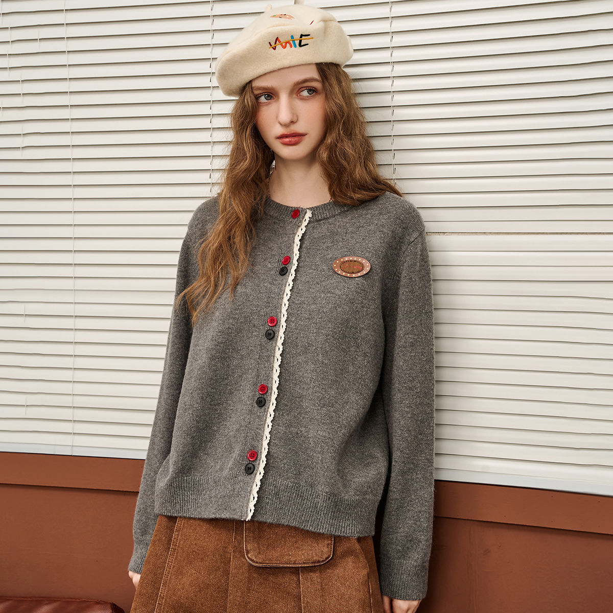 カジュアルなニットカーディガンジャケット2025新しい刺繍ファッションジャンパージャケット カジュアルなニットカーディガンジャケット2025新しい刺繍ファッションジャンパージャケット