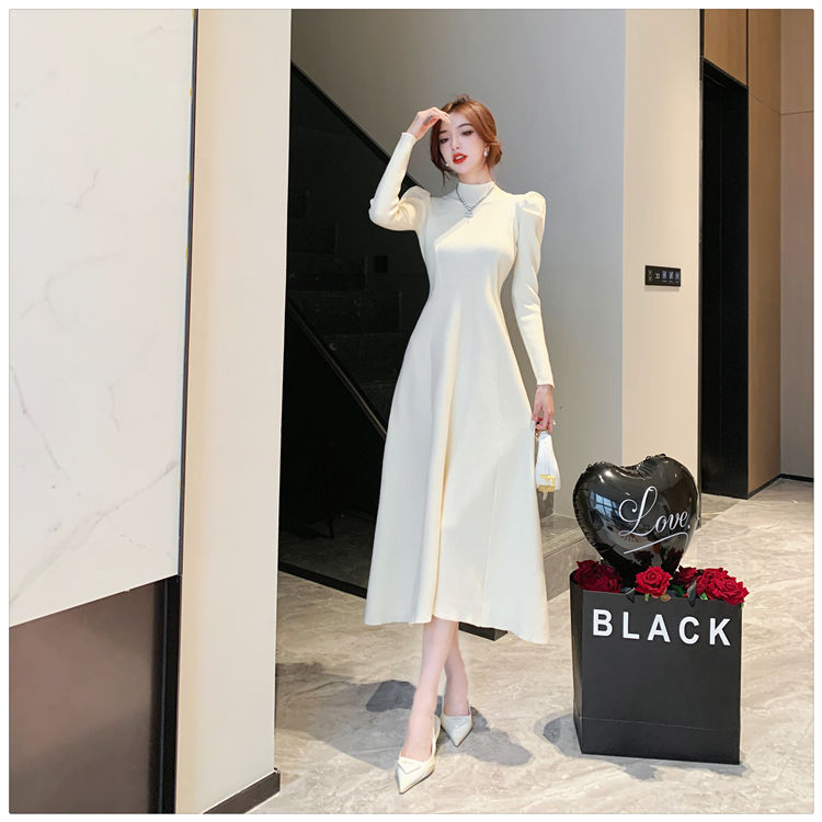 春のワンピースフレンチヴィンテージバブル袖スリミング着痩せ気質高級感ニットワンピース母の 春のワンピースフレンチヴィンテージバブル袖スリミング着痩せ気質高級感ニットワンピース母の