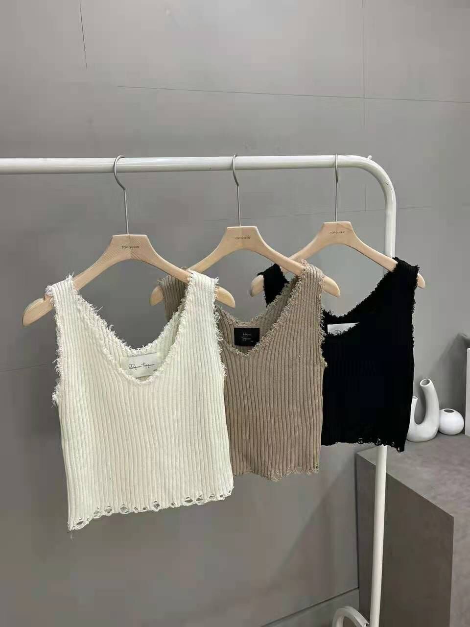 リブタンクトップ トップス Tシャツ 袖なし ノースリーブ Uネック リブ かわいい 大人可愛い シンプル カジュアル 大人 おしゃれ お洒落 大人可愛い 大人女子 ラブリー キュート ガーリー リブタンクトップ トップス Tシャツ 袖なし ノースリーブ Uネック リブ かわいい 大人可愛い シンプル カジュアル 大人 おしゃれ お洒落 大人可愛い 大人女子 ラブリー キュート ガーリー