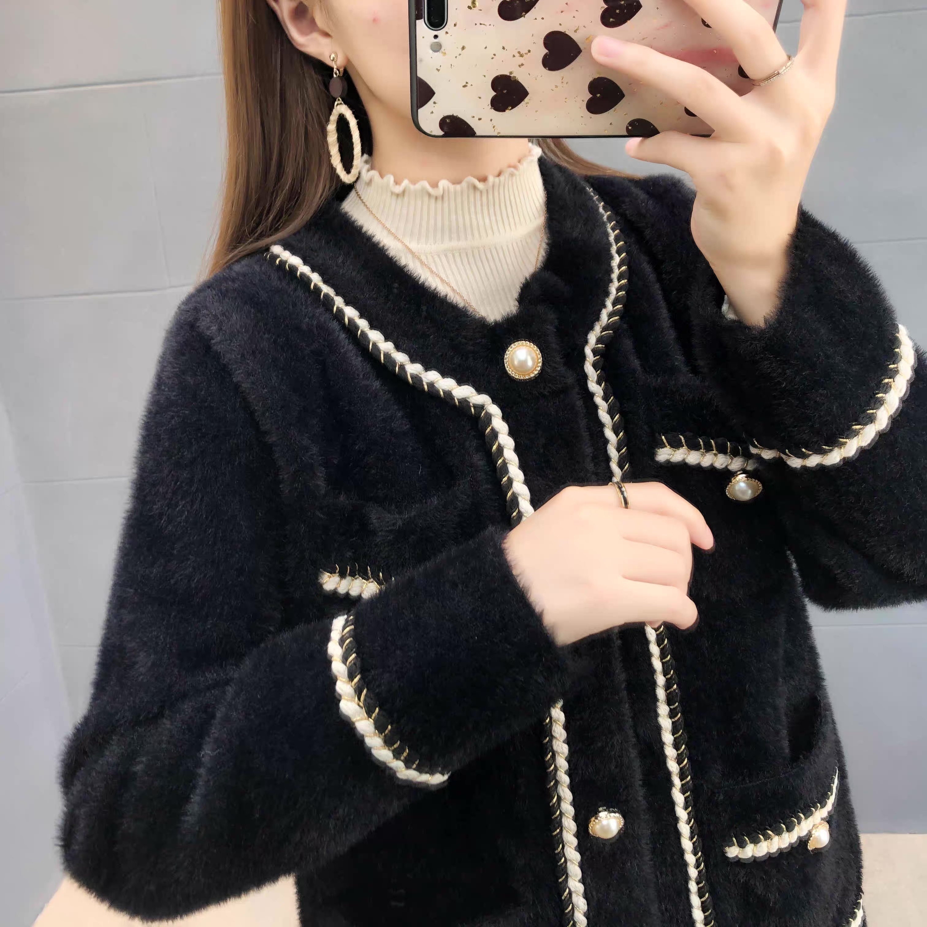 レディース ジャケット 上着 ノーカラージャケット 長袖 Uネック ラウンドネック フェミニン ポケット 前開き コンサバ ボタン かわいい 大人可愛い きれいめ 上品 おしゃれ かっこいい レトロ