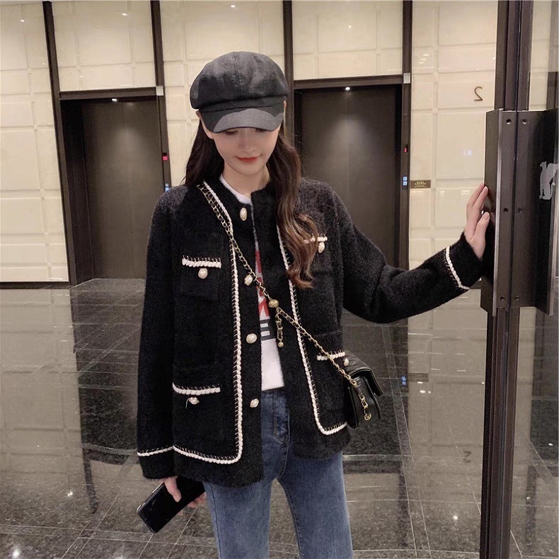 レディース ジャケット 上着 ノーカラージャケット 長袖 Uネック ラウンドネック フェミニン ポケット 前開き コンサバ ボタン かわいい 大人可愛い きれいめ 上品 おしゃれ かっこいい レトロ