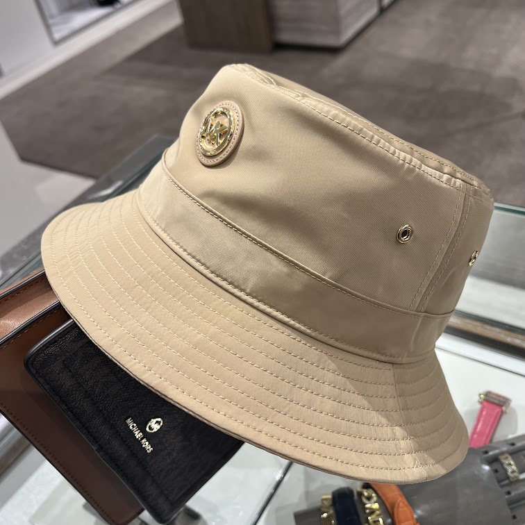 即発 USA直送 アウトレット レディース オーガニックコットンブレンドロゴバケットハット MS3002J7LD-KHAKI 即発 USA直送 アウトレット レディース オーガニックコットンブレンドロゴバケットハット MS3002J7LD-KHAKI