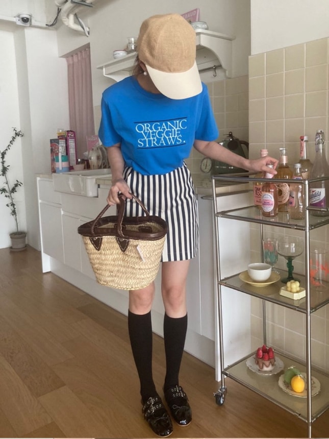 韓国ブランドファッション半袖TシャツレタリングTシャツ夏カラーきれいな半袖 韓国ブランドファッション半袖TシャツレタリングTシャツ夏カラーきれいな半袖