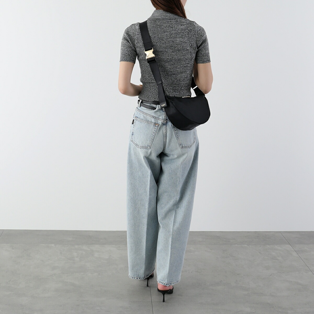 VIOLAdORO ヴィオラドーロ ボディバッグ BIANCA V-2247 レディース ナイロン ショルダーバッグ バックル クロスボディ 鞄 カラー3色 VIOLAdORO ヴィオラドーロ ボディバッグ BIANCA V-2247 レディース ナイロン ショルダーバッグ バックル クロスボディ 鞄 カラー3色